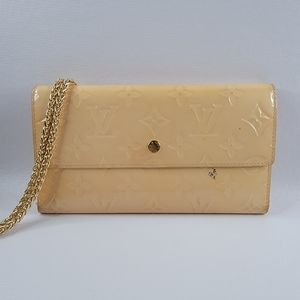 LOUIS VUITTON Monogram Vernis International Trifold Wallet